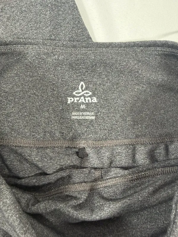 Prana Transform Capri Women’s Leggings Medium Charcoal Gray NWT - Image 4