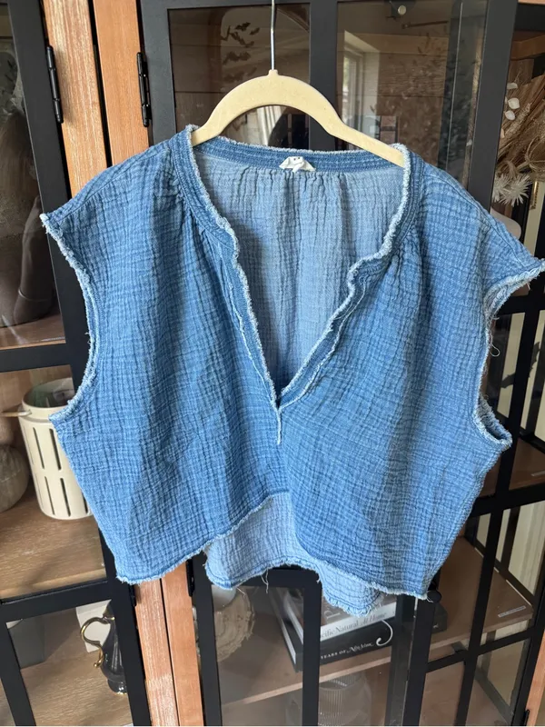 Aerie pool to party chambray muslin crop top distressed denim splice vneck cap - Image 6