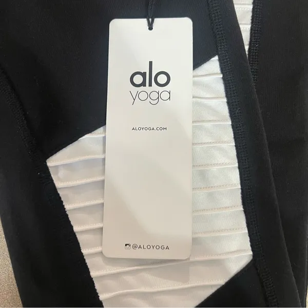 Black and White Alo Leggings - Image 2