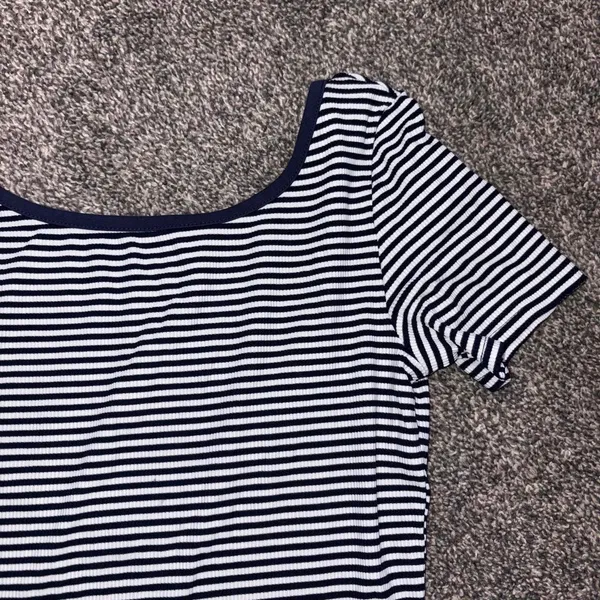 Dazy x StarSeries white & black horizontal striped top in size M. - Image 6