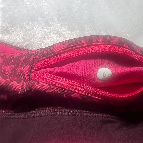 Lululemon Speed Up Short 3.5" inseam, Size 6 - Image 6