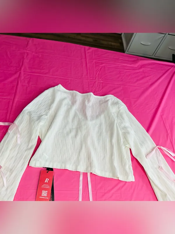ROMWE White Crop Top with Pink Ribbon Ties - Image 10