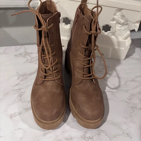 Sugar Fabians Brown Heeled Boots Size 8 | Trendy Fall Fashion Essential - Image 8