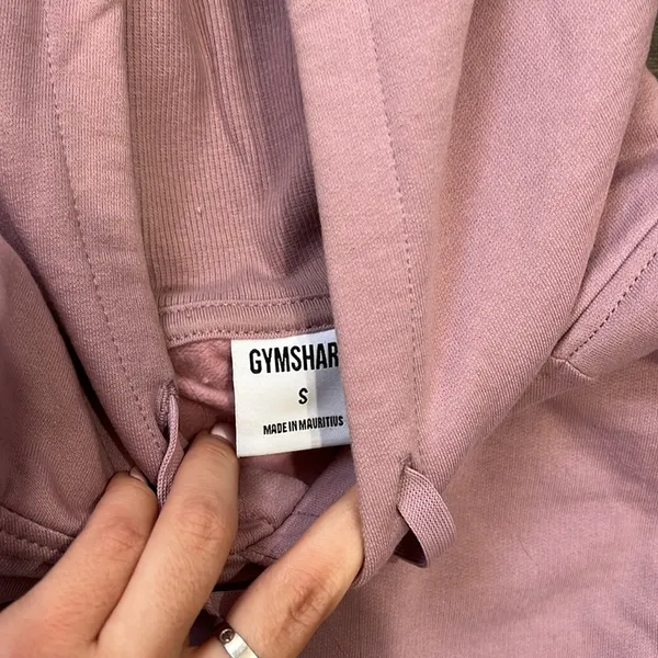 Gymshark pull over cropped hoodie - Image 2