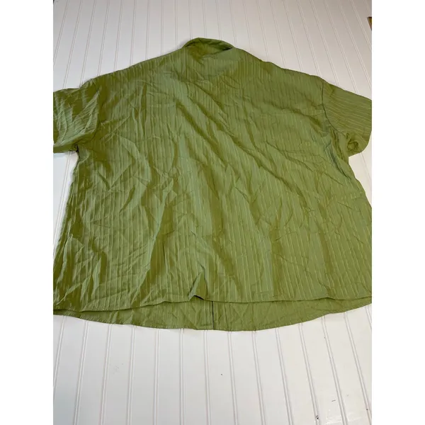 Shein Curve+ Olive Green Textured Button Down Shirt and Shorts Set Size 24 6X - Image 7