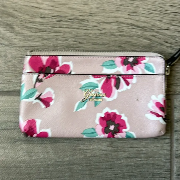 Guess floral wristlet - Image 2