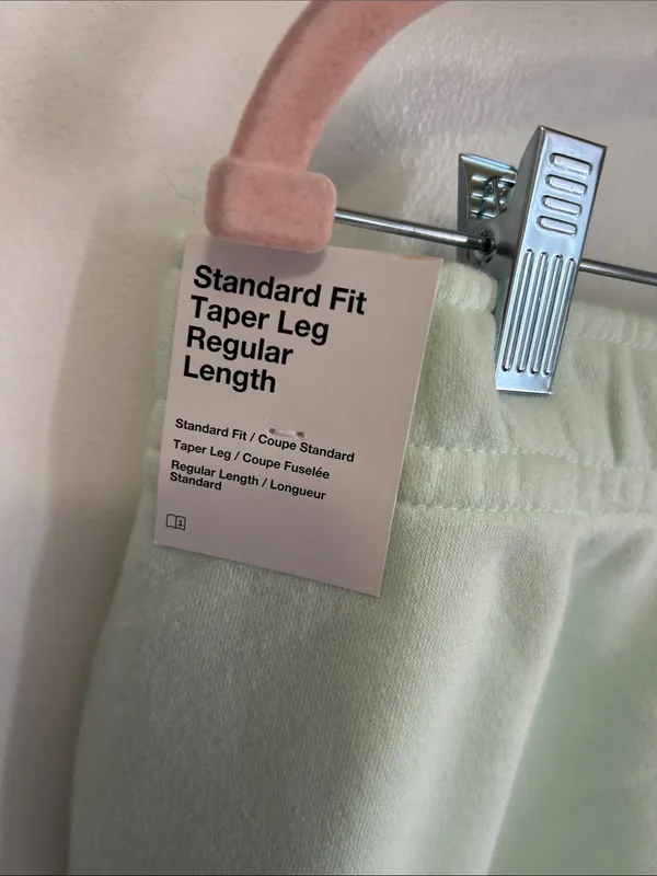 Nike Standard Fit Taper Leg Sweatpants Light Mint - Image 9