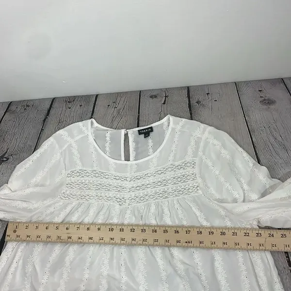 Torrid White Eyelet & Lace Embroidered Hi-Lo Blouse size 1X - Image 14