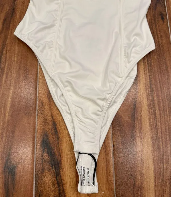 Princess Polly Peyton Bodysuit White NWT Size 4 - Image 11