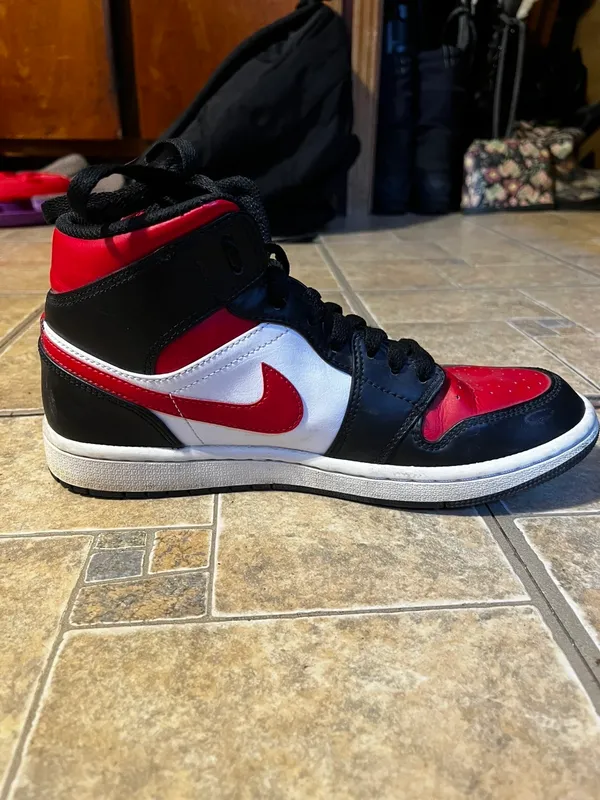 Jordan Retro Mid 1 Black Red - Image 3