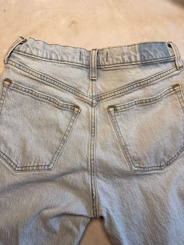 Abercrombie & Fitch Ultra High Rise Straight Leg Distressed Jeans - Image 3