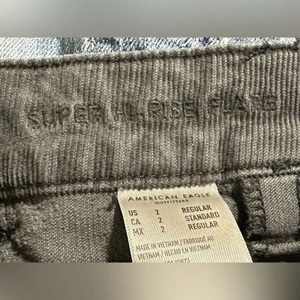 AMERICAN EAGLE High rise Flare corduroy jeans size 2 dark gray - Image 11