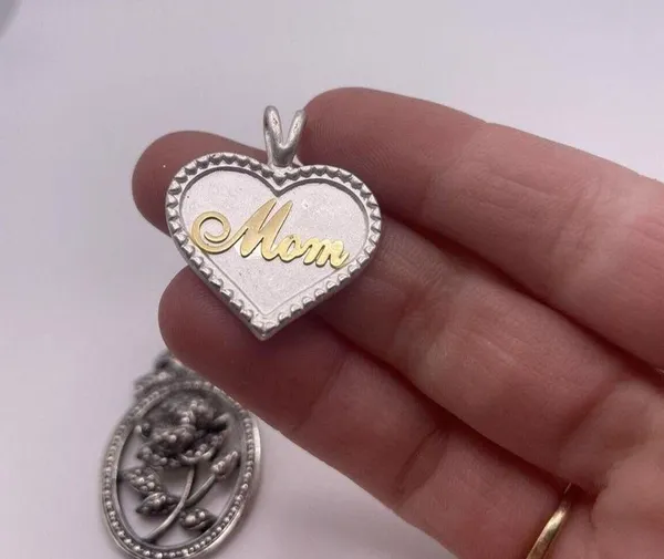 Lot Of 2Costume Pendants / Charms / Mom / I Love You Mom - Image 2