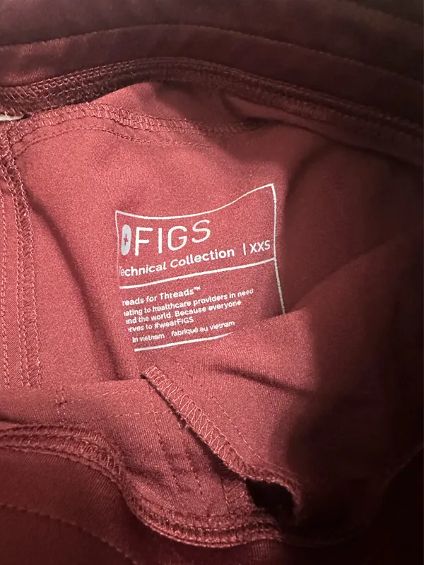 FIGS Scrub Set - Image 4