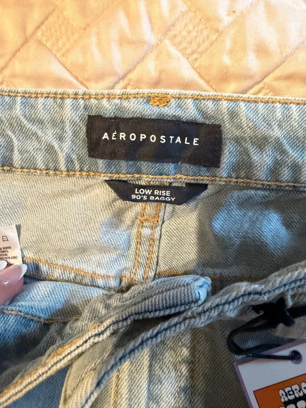 Aeropostale Low-Rise 90s Baggy Jeans - Image 3