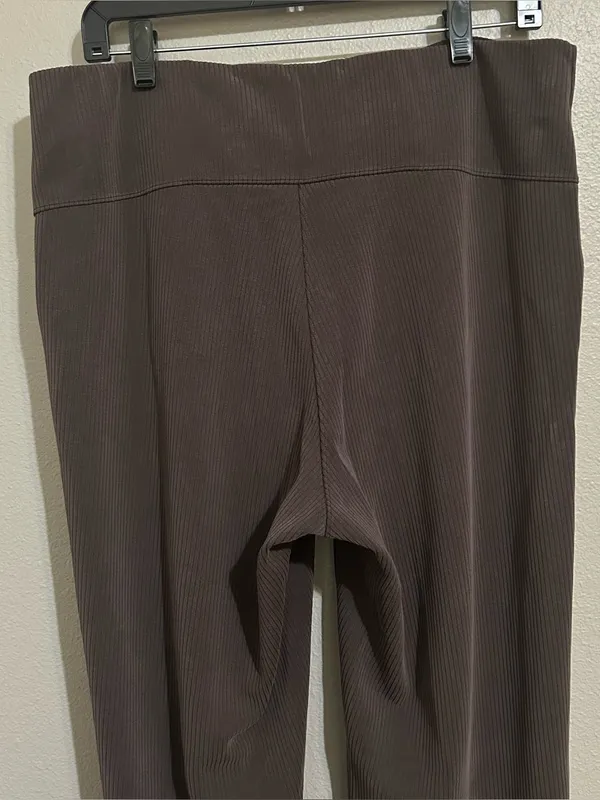 Lululemon Espresso Brown Ribbed Softstreme Athletic Flare Pants Women’s Size 14 - Image 7