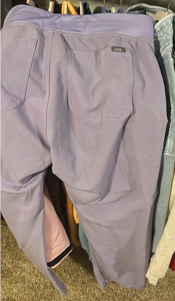 FIGS Scrubs Set - Image 4