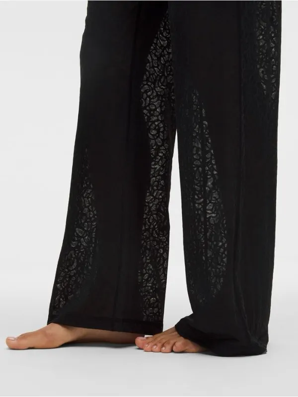 Lululemon Women's Paisley Lace Jacquard High-Rise Flared Pant XL - Image 4