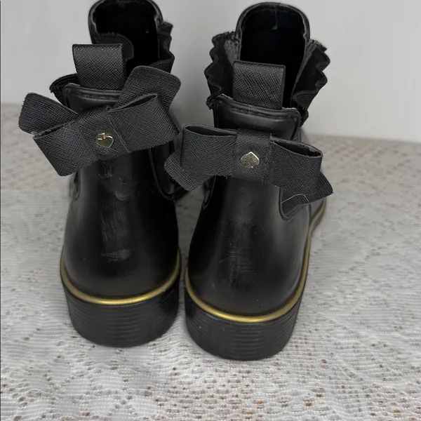 Kate Spade New York Sedgewick Chelsea rain boots gold trim sz 10 - Image 6