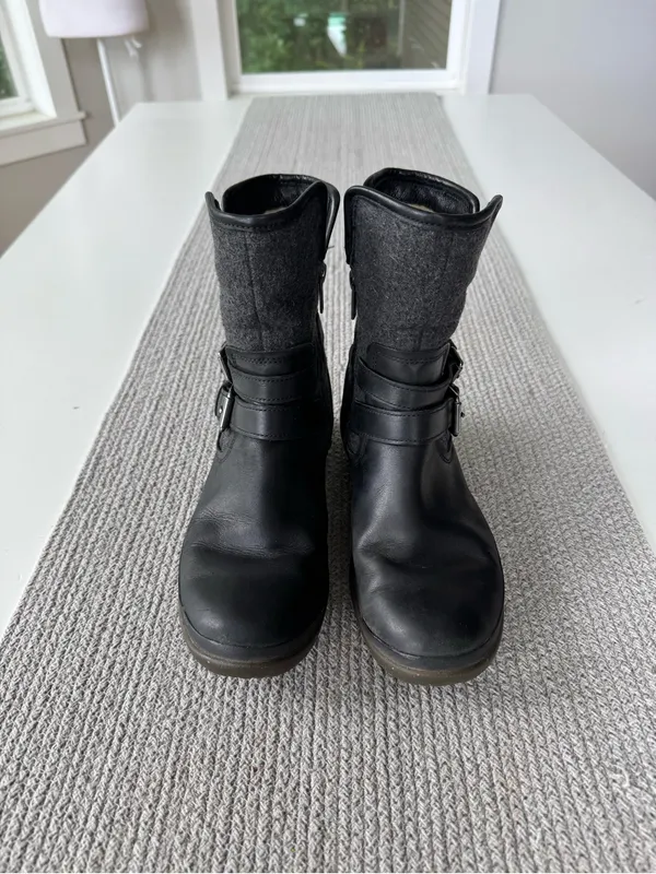 UGG Black Leather Gray Wool Side Zip Moto Boots Booties Size 7 - Image 6