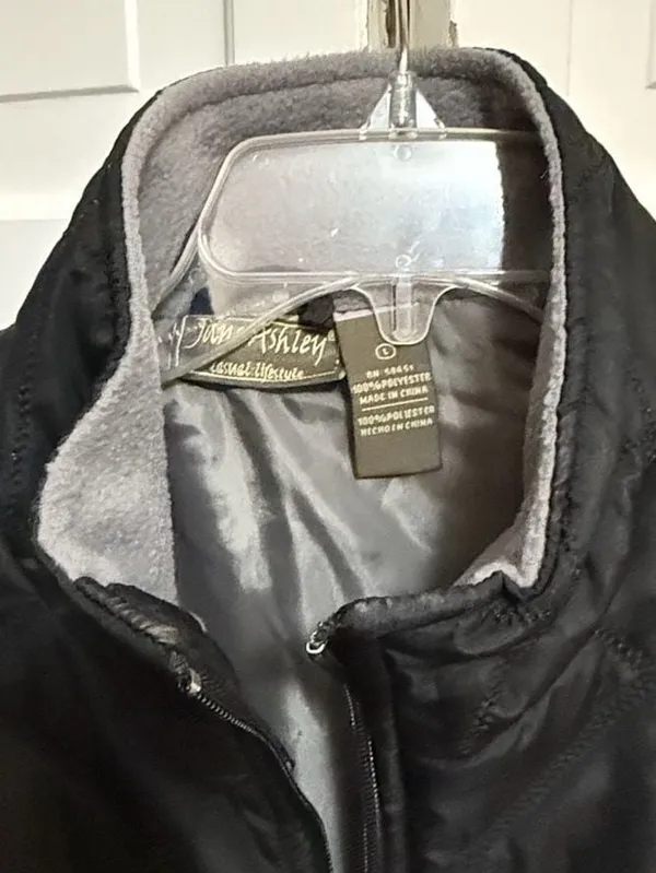 Jane Ashley Casual Lifestyle Black Quilted Vest with Size L - Image 2