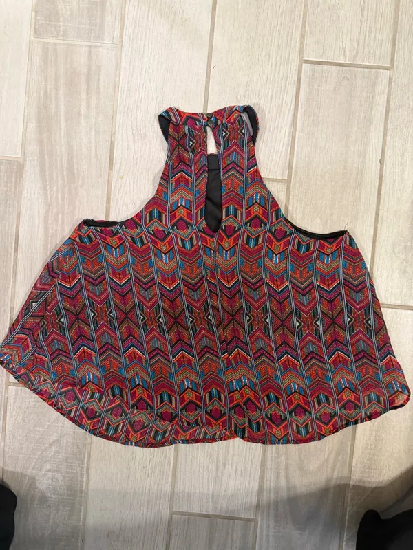 Forever 21–style halter blouse/top - Image 3