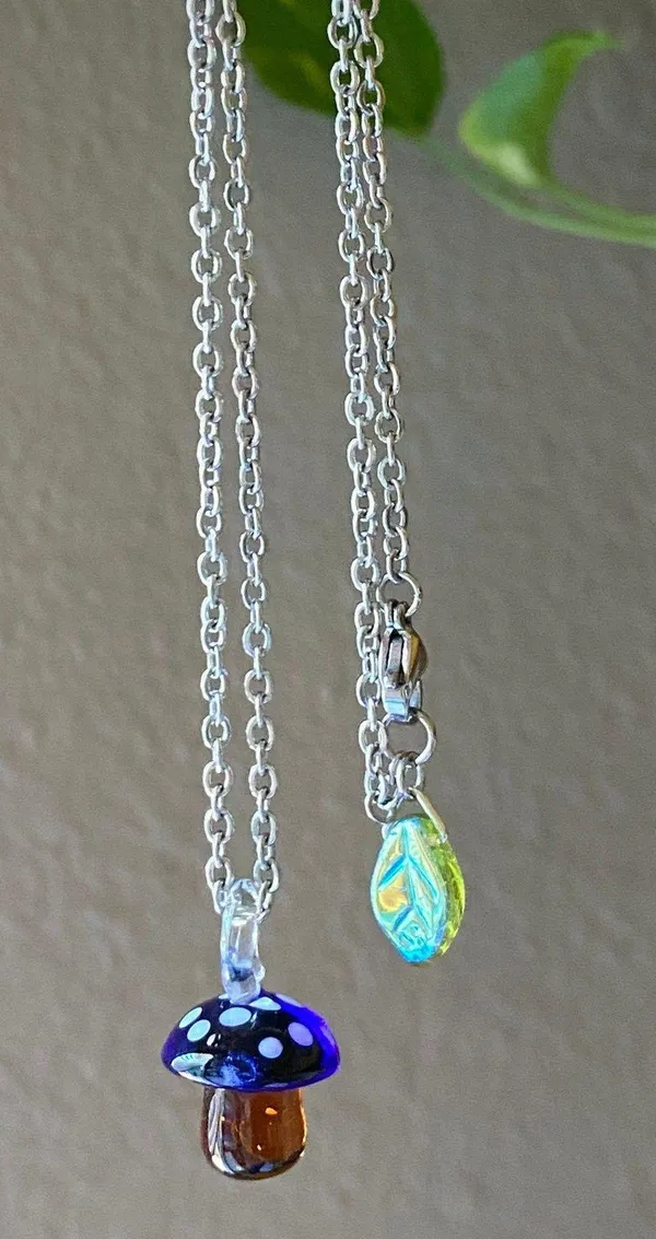 simple fairy boho vintage whimsical style lampwork glass charm & Czech glass leaf bead chain necklace💚🌞🍄🍃 - Image 2