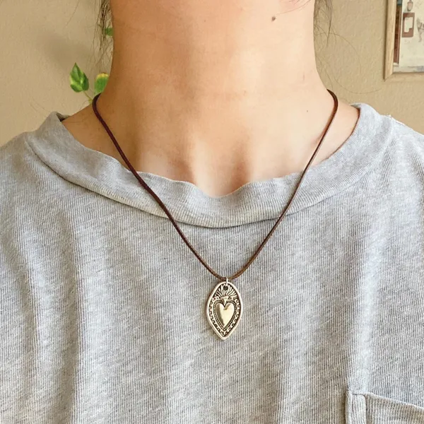 Handmade vintage antique goth style heart necklace 🙏❤️ - Image 2