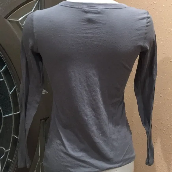 Banana Republic long sleeve tee - Image 3