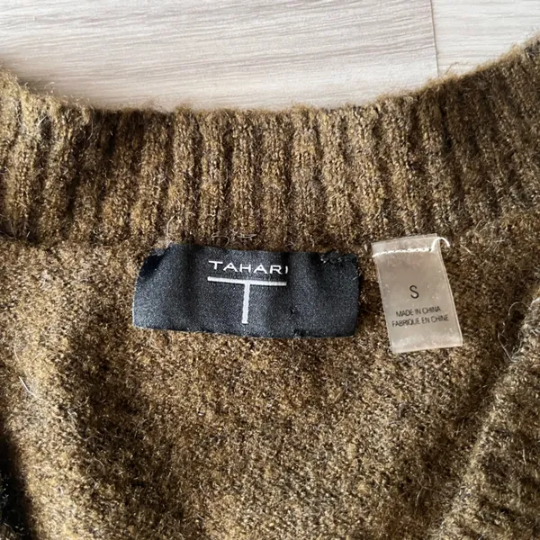 TAHARI‎ Olive Striped V-Neck Sweater - Image 3
