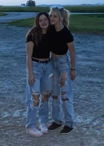 American Eagle Jeans - Image 5
