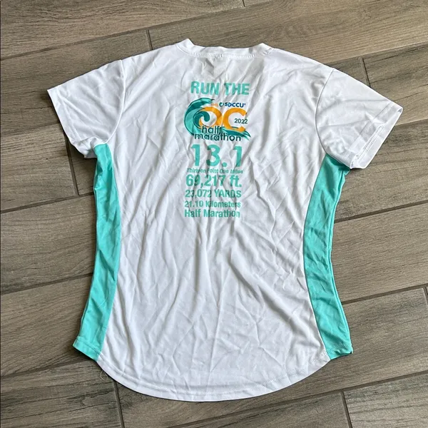 White and Teal V - Image 4