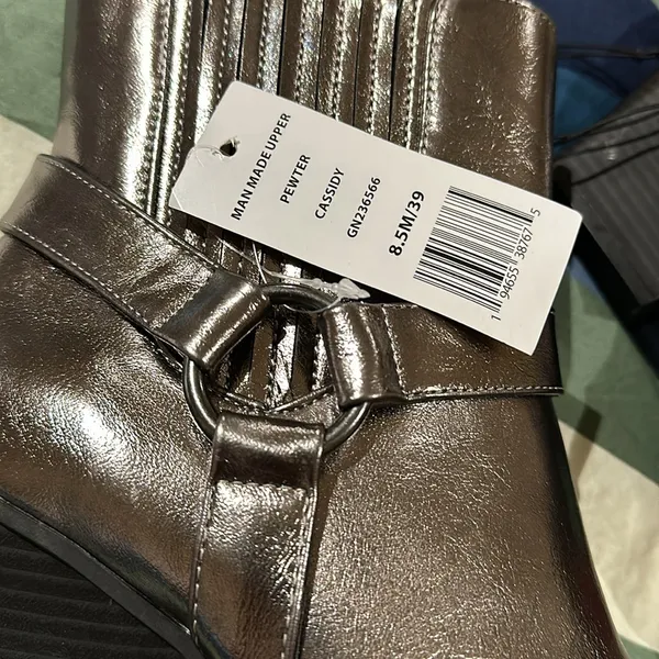NWT BCBGENRATION Cassidy Harness Harness Bootie Silver 8.5 - Image 8