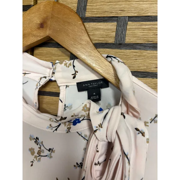 Ann Taylor Factory Pink Floral‎ Tie Neck Tank Top Size Medium - Image 7