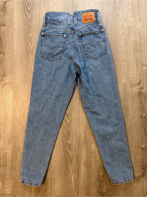 Levi’s 24 High Waisted Mom Jean Button Fly‎ Women's Casual Classic Blue Denim - Image 2
