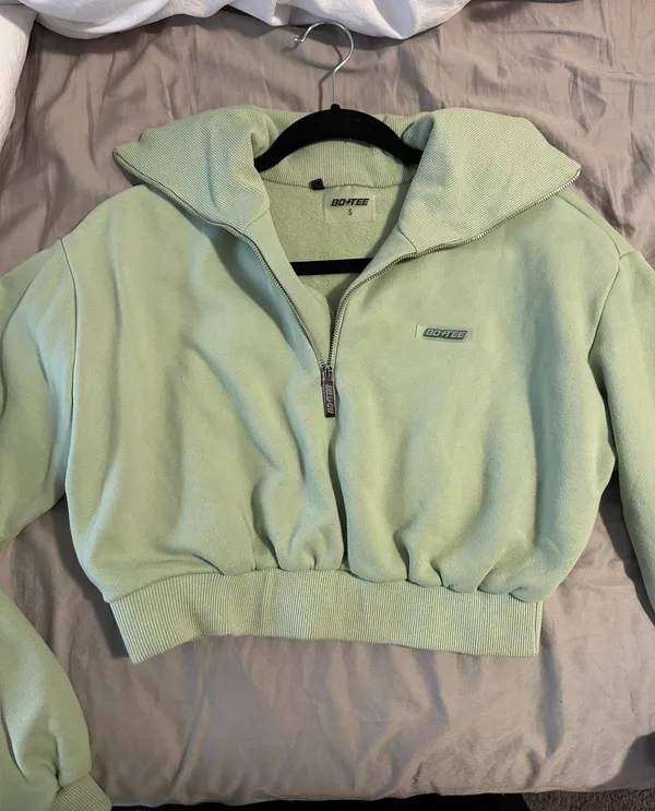 Bo+Tee Sweatshirt - Image 2