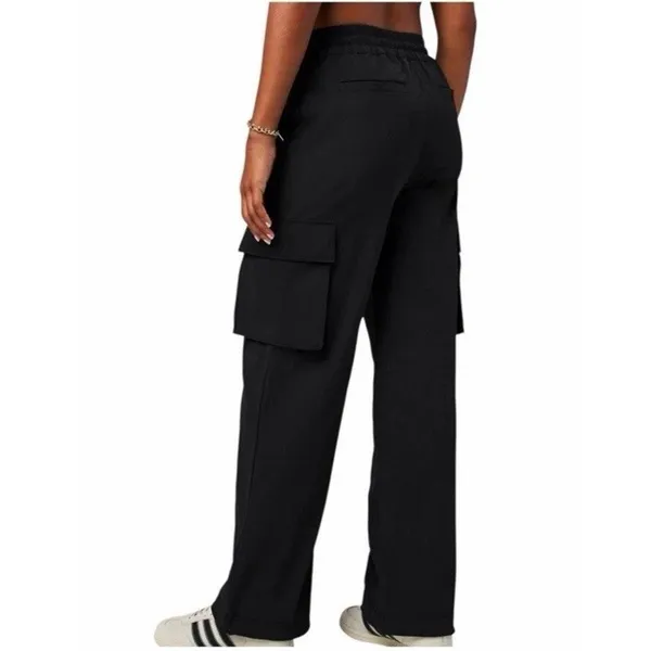Fabletics Heights Cargo Pants in Black Size Medium NWOT - Image 2