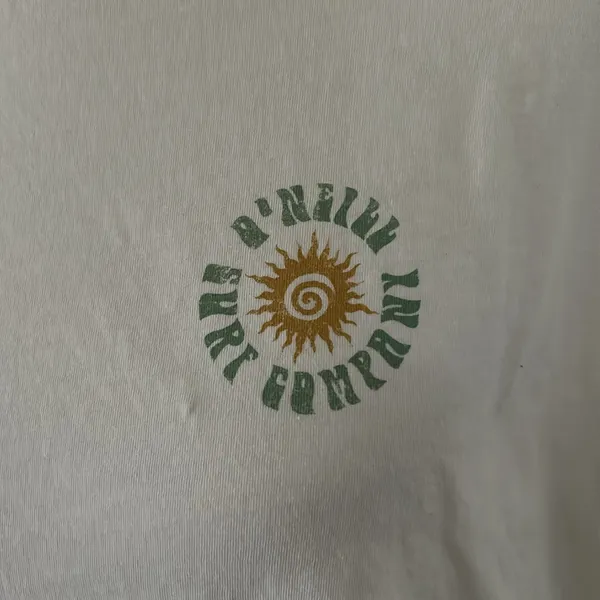 Cute White O’Neill Surf Crop Tee - Image 4