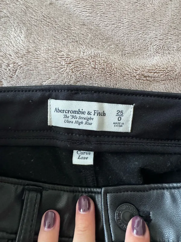 Abercrombie Leather Pants 90s Straight Ultra High-Rise - Image 2