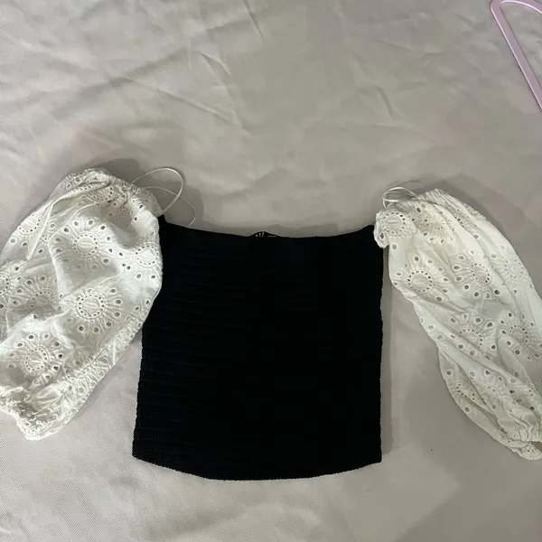 Zara Black Knit Top with White Sleeves - Image 2