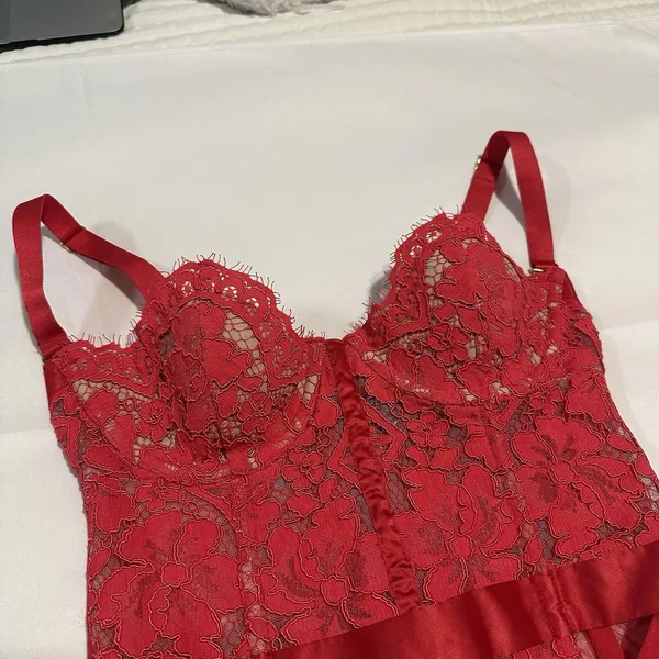 Victoria’s Secret 34B Red Boned Corset Bra With Garter Straps Lace Women’s - Image 4