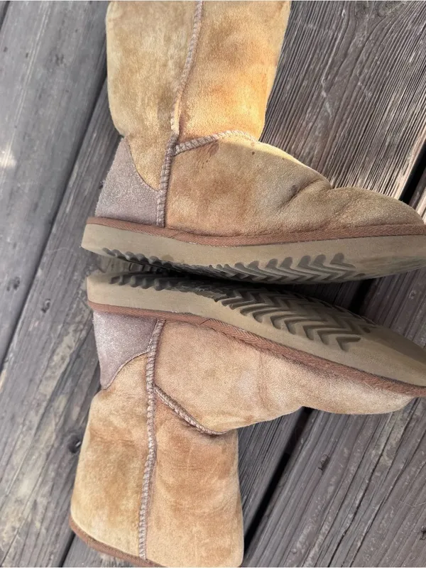 UGG Australia Classic Short Chestnut Sheepskin Boots Women’s Winter Boots - Image 6