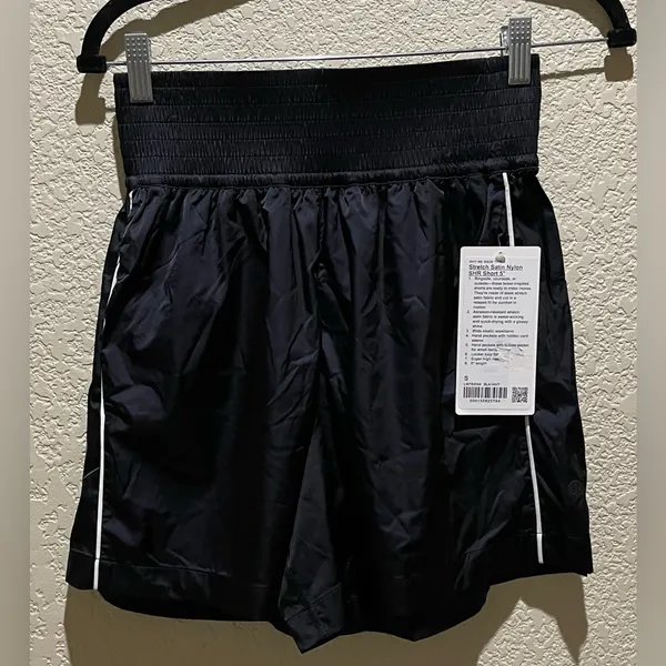 Lululemon NWT Stretch Satin Nylon Super High Rise 5” Black Shorts Size S - Image 6