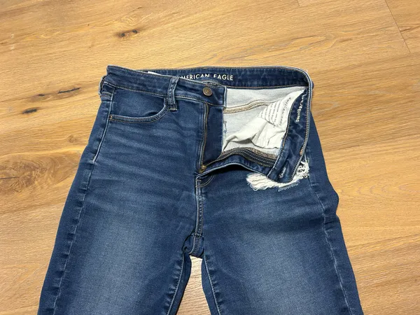 Size 8 high rise jegging - American Eagle - Image 5