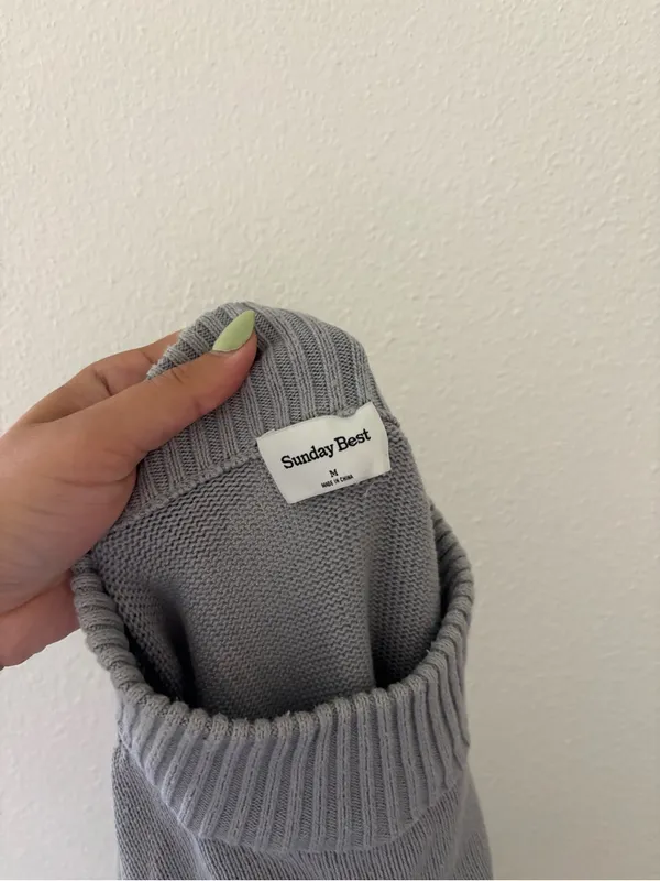 Aritzia Sunday best cropped grey sweater - Image 4