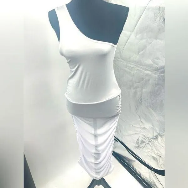 White coverup dress mesh size small‎ light stain on the shoulder - Image 2