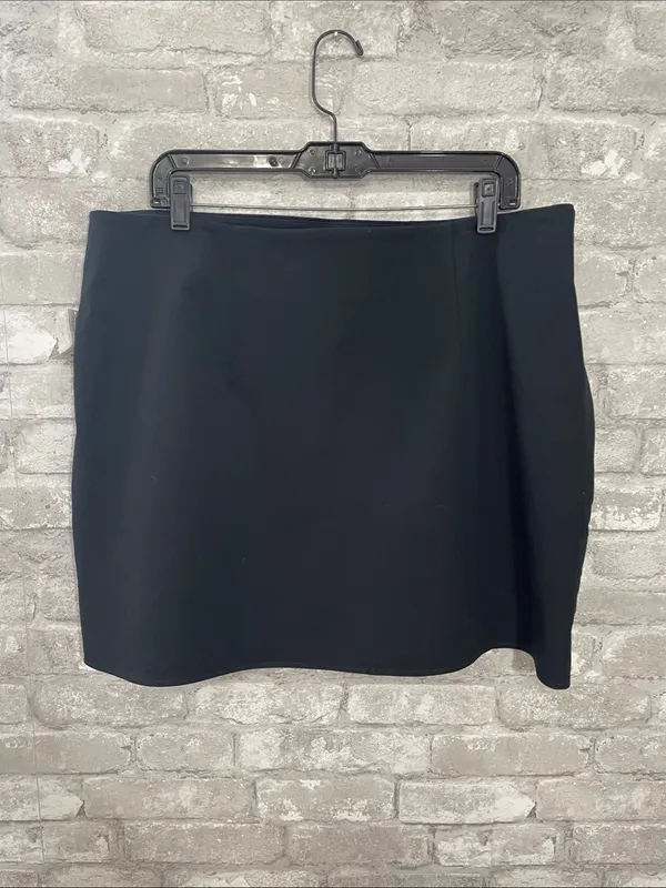 Old Navy Fitted Pixie Mini Skirt in Black Jack - Image 2