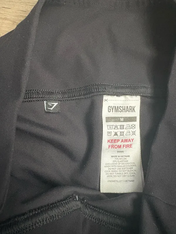 Gymshark No Front Seam Crossover Leggings in Black Sz Medium - Image 8