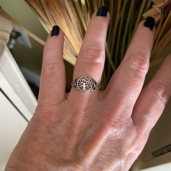 Sterling Silver Tree Of Life Ring With Side Triquetras Size 6,8 - Image 4