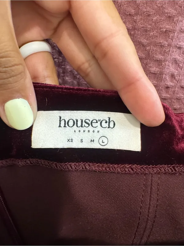 House of CB Off-Shoulder Velvet Midi Dress in Wine - Image 6